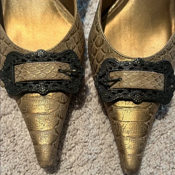 Carlos by Carlos Santana Stylish Gold Slingback Heels w/Authentic Buckle Size 6 - Picture 4 of 5